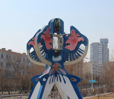 文化廣場大型藍色彩繪石雕風箏雕塑