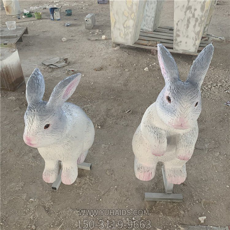 玻璃鋼卡通戶外園林景觀動物兔子雕塑