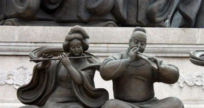 公園吹奏樂器的唐代人物銅雕吹奏雕塑